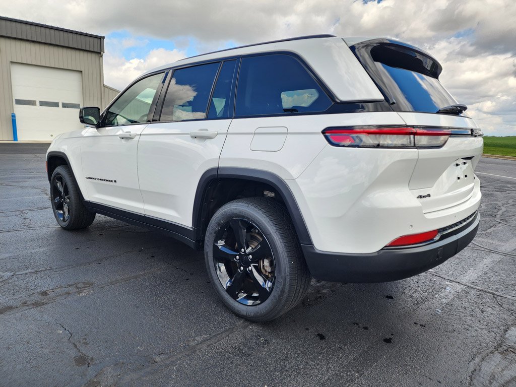Used 2023 Bright White Clearcoat Jeep Limited image 5