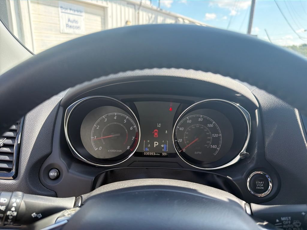 Certified Used 2025 Blue Mitsubishi 2.0 SE image 19