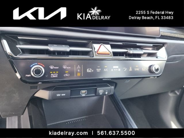 New 2026 Snow White Pearl Kia WIND image 23