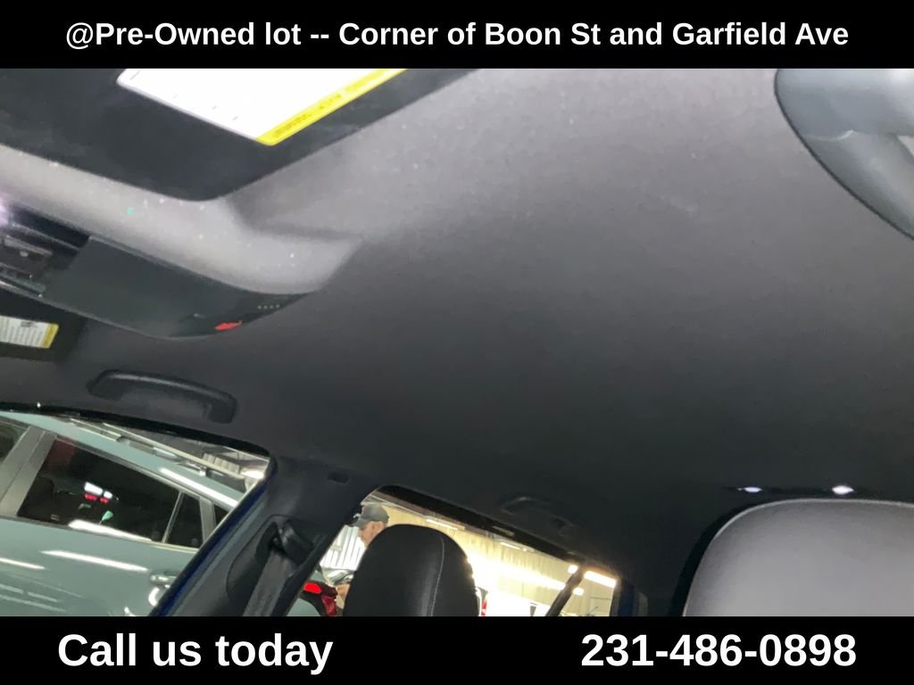Used 2016  Volkswagen Base image 12
