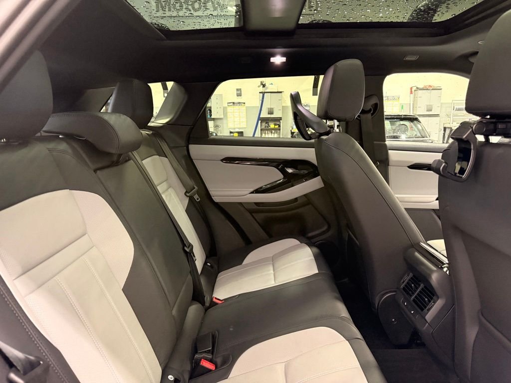 Used 2026 Silver Land Rover  image 26