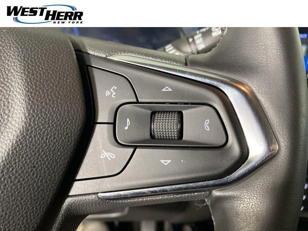 Used 2025 Sterling Gray Metallic Chevrolet FWD ACTIV image 9