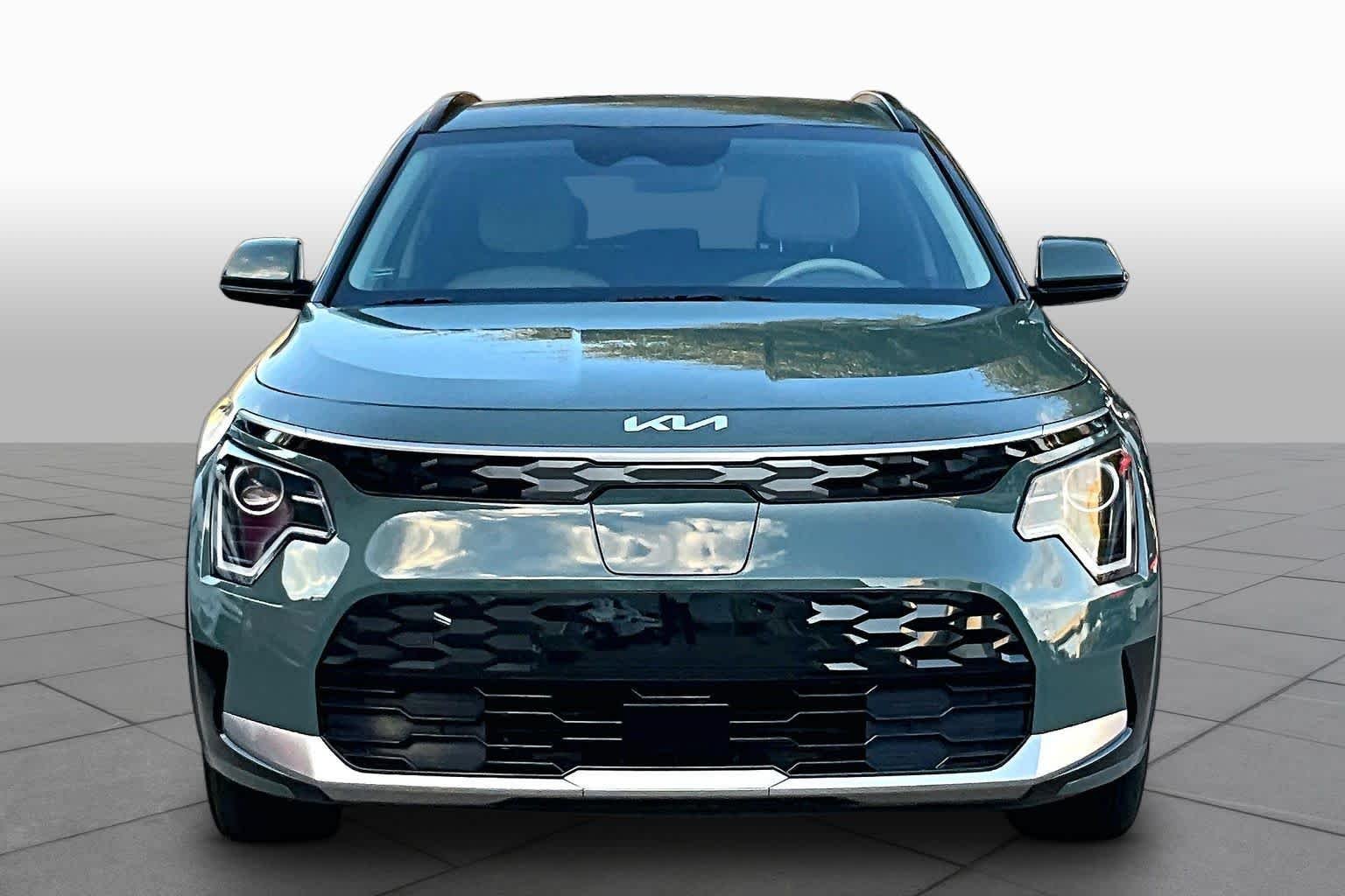 Pre-Owned 2023 Kia Niro EV Wind