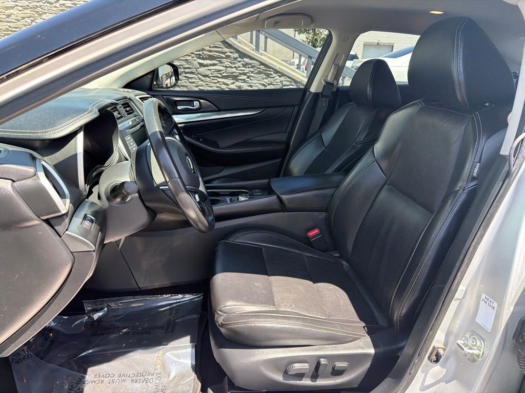 Used 2019 Silver Nissan 3.5 SV image 10