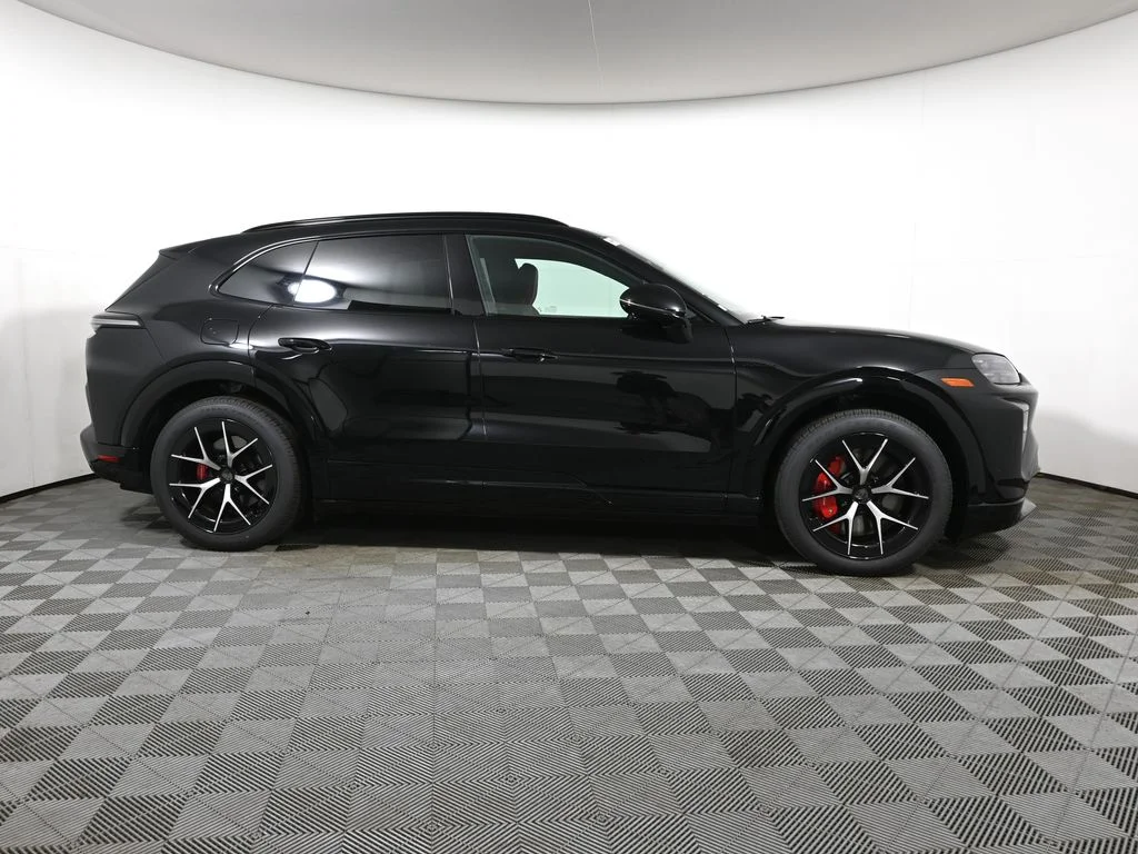 2026 Porsche Cayenne Turbo Electric - Photo 8