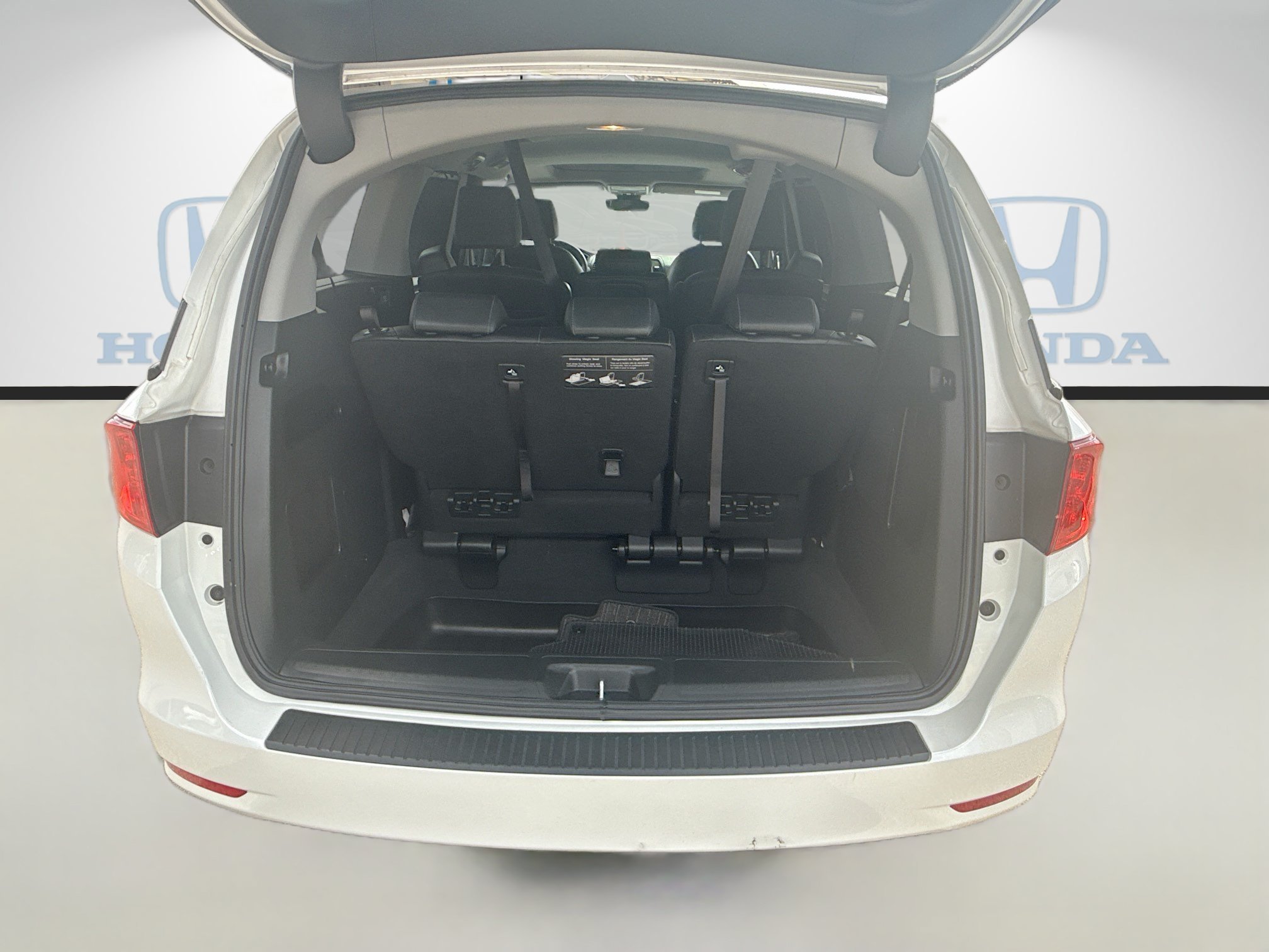 Certified Used 2024 Platinum White Pearl Honda EX-L image 25