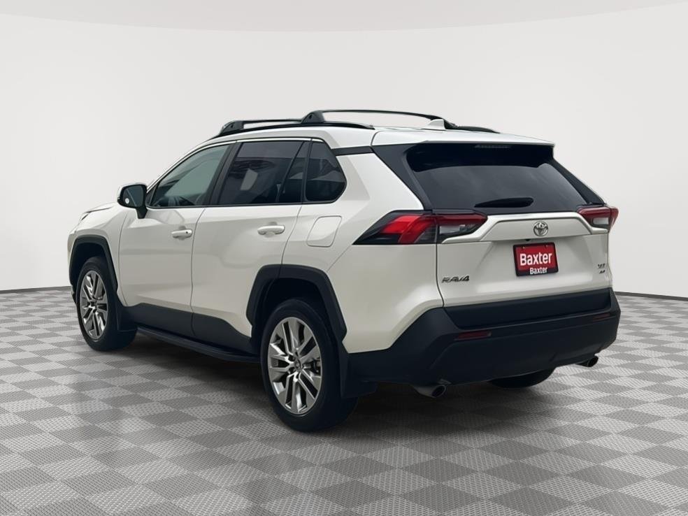 Used 2022 Blizzard Pearl Toyota XLE Premium image 9