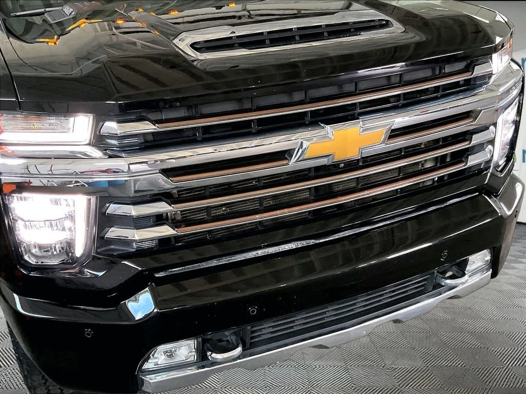 Used 2023 Black Chevrolet High Country image 33