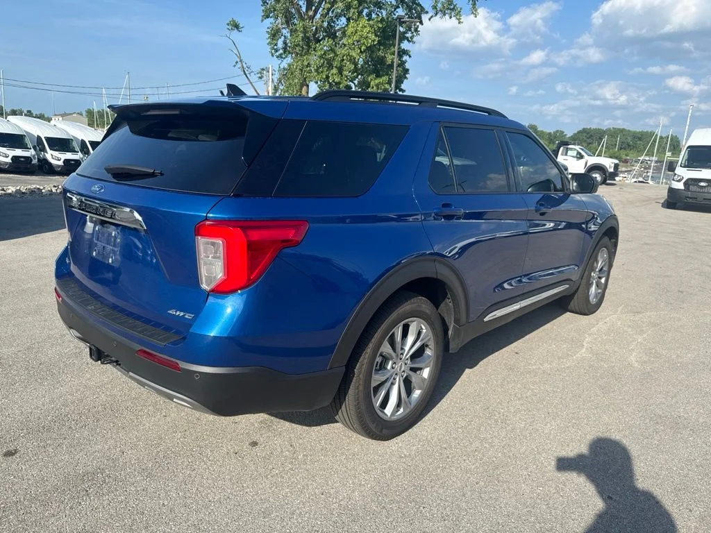 Used 2023 Blue Ford XLT image 3