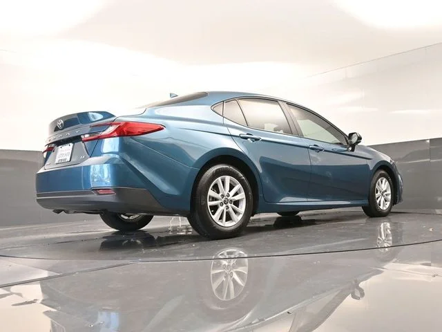 Used 2026  Toyota LE image 38