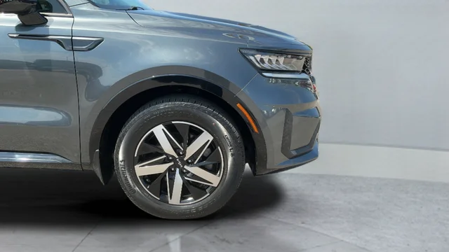 Used 2022 Gray Kia EX image 27