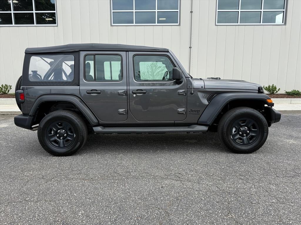 Used 2022 GRAY Jeep Sport image 2