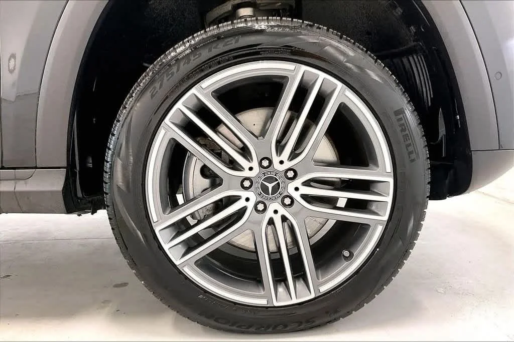 Certified Used 2026  Mercedes-Benz GLS 450 image 10