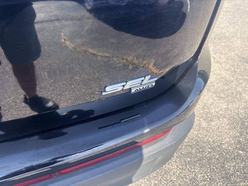 Used 2017 Black Ford SEL image 6