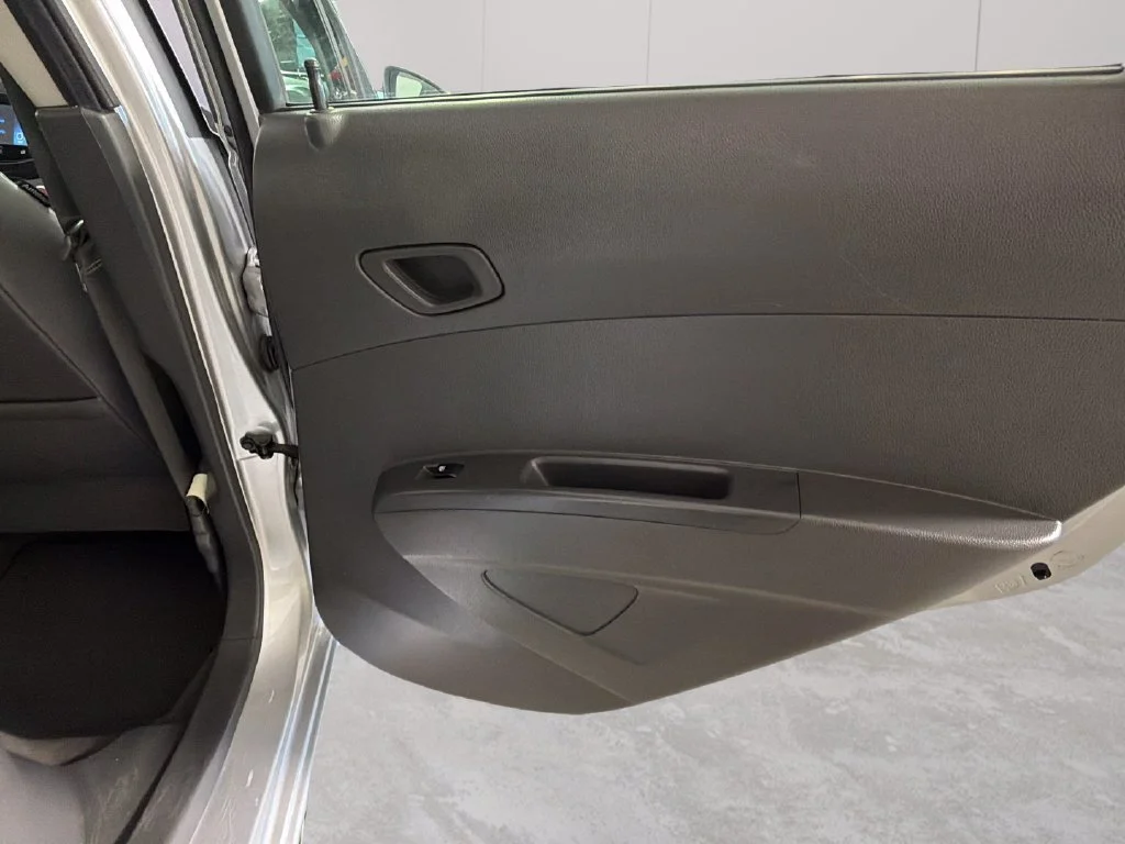 Used 2015 SILVER ICE Chevrolet LT image 32