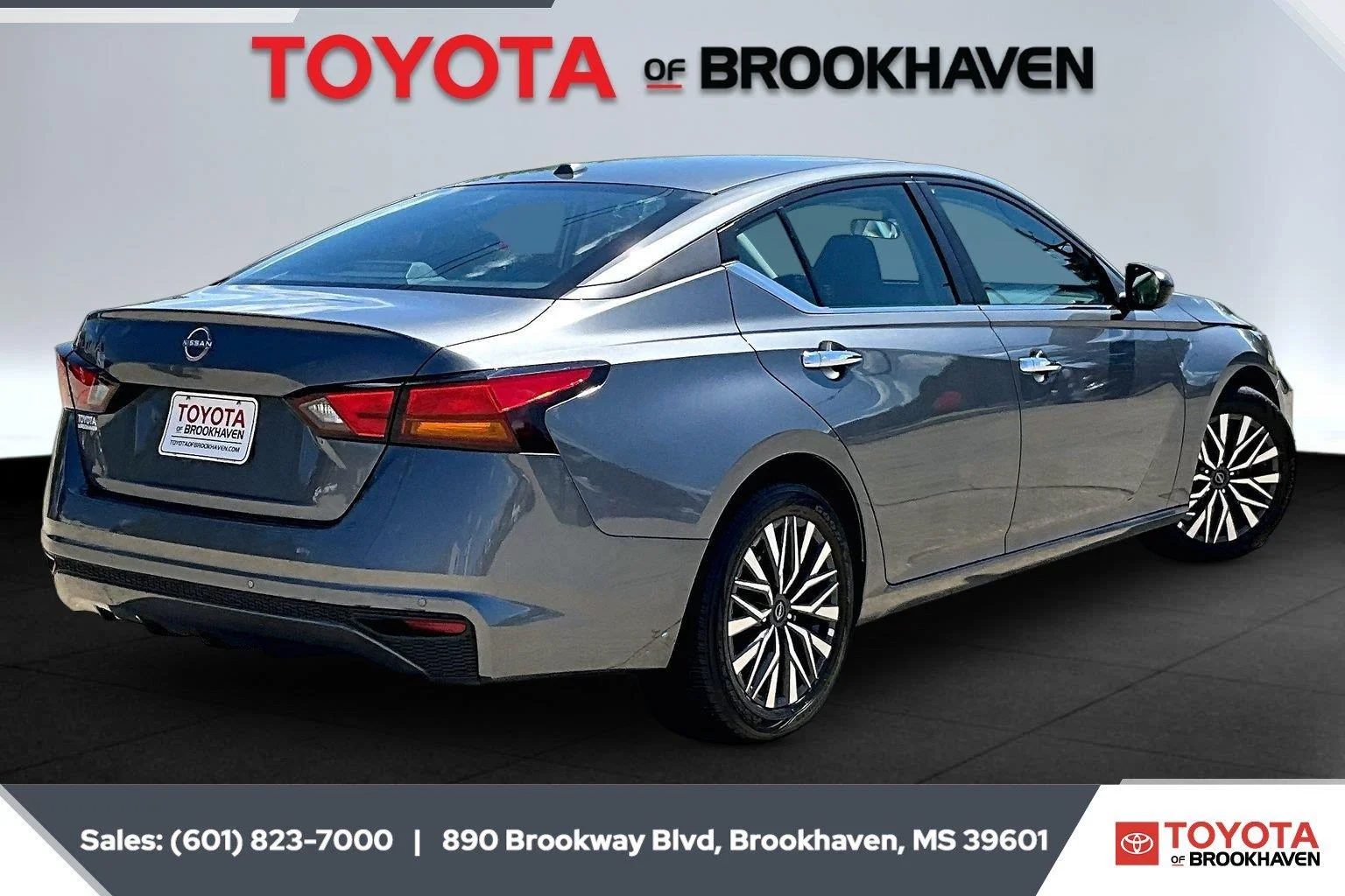 Used 2025 Gun Metallic Nissan SV image 11
