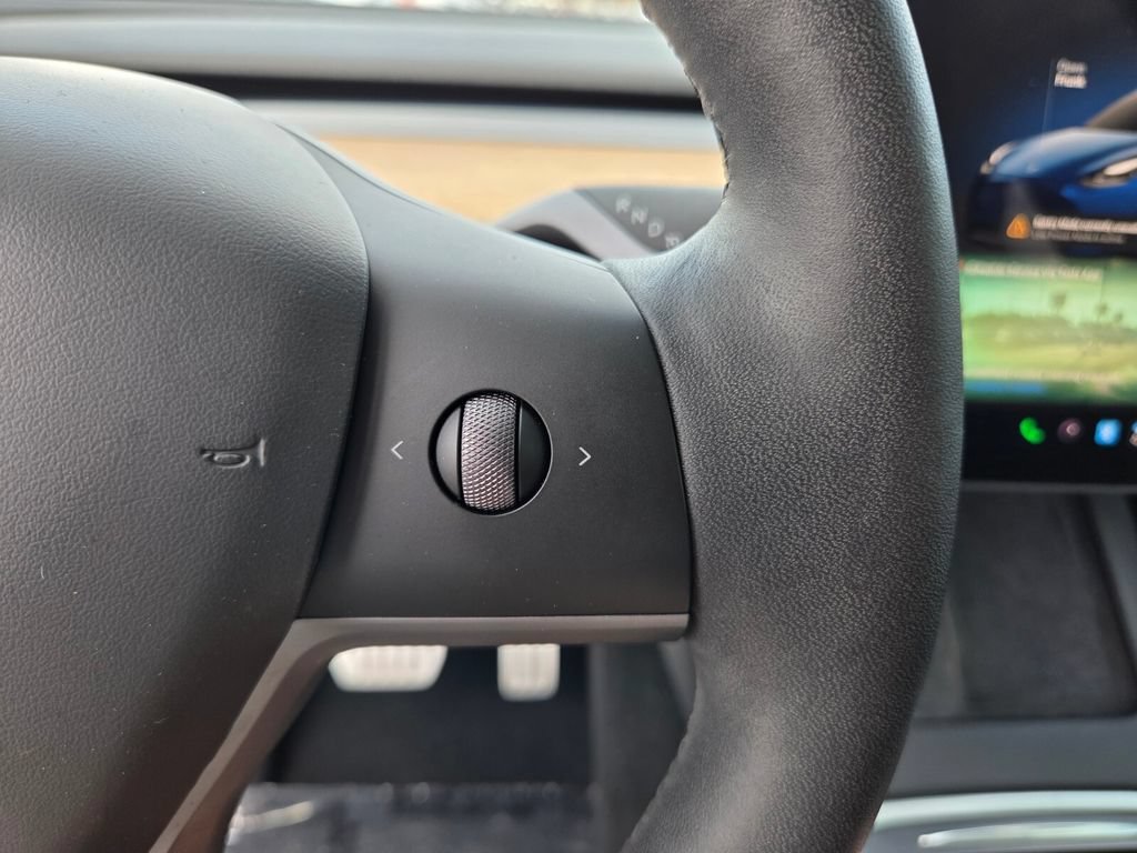 2024 Tesla Model Y Performance - Photo 30