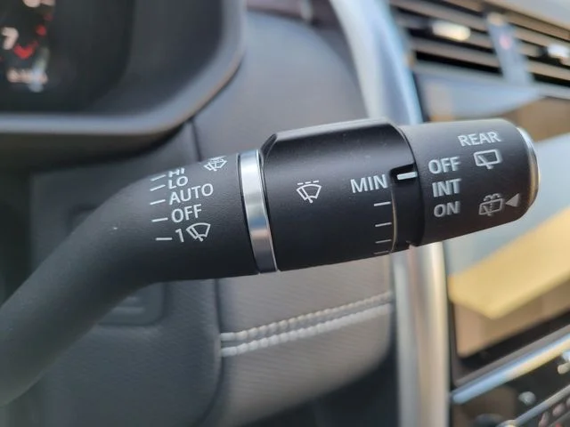 Certified Used 2025 White Land Rover Dynamic SE image 39