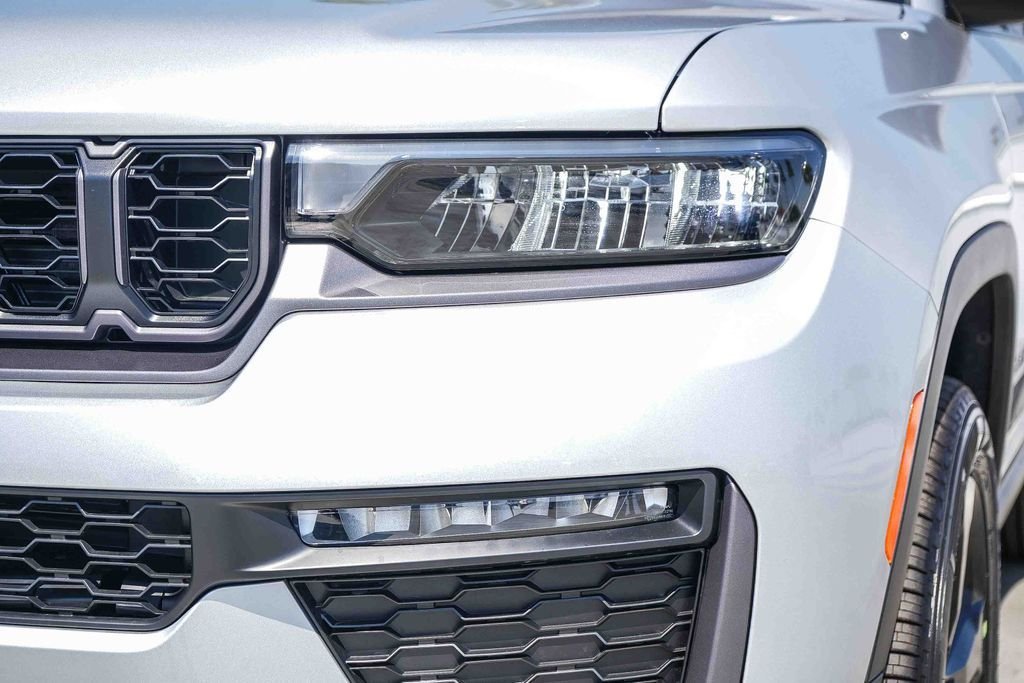 New 2026 Silver Jeep Limited image 5