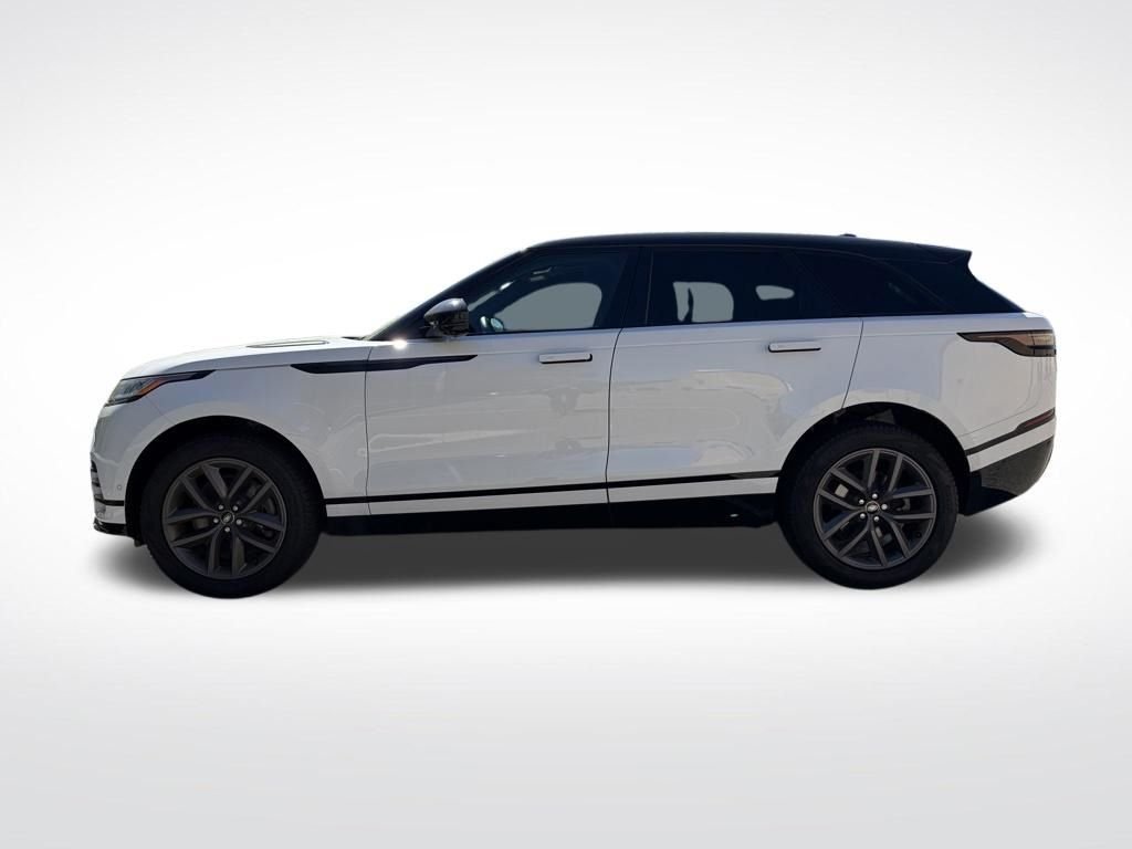 Used 2026 White Land Rover Dynamic SE image 5