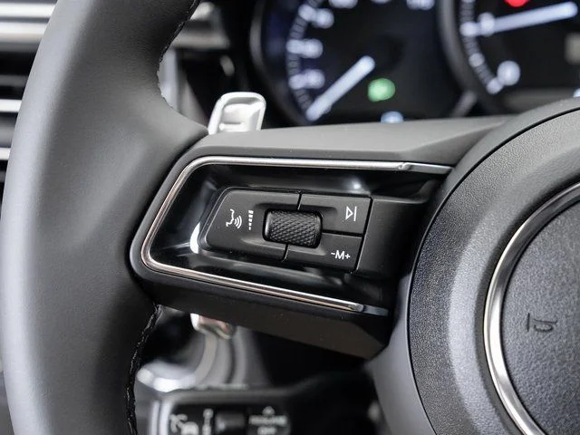 2025 Porsche Macan - Photo 14