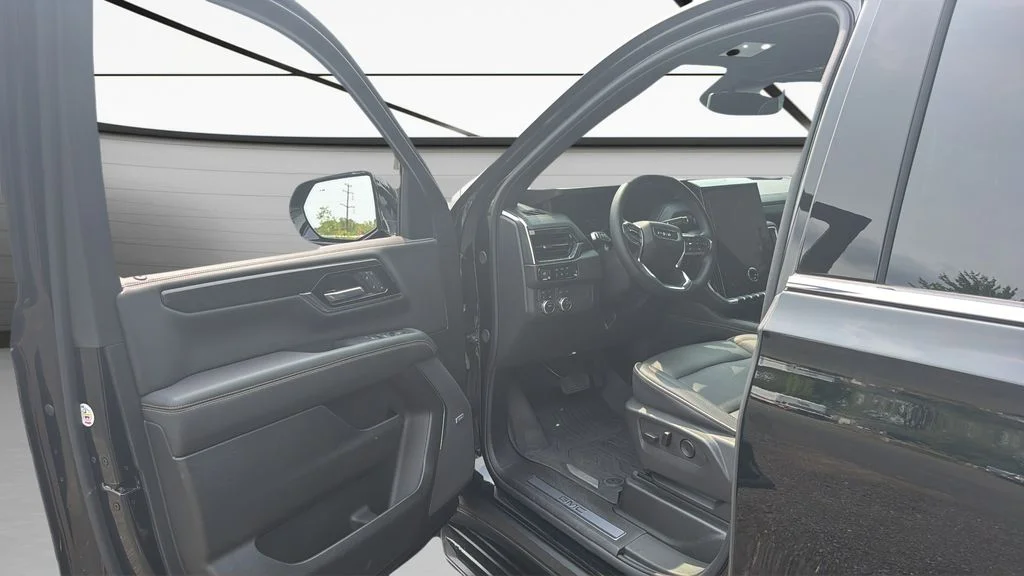 Used 2025 Black GMC Elevation image 12