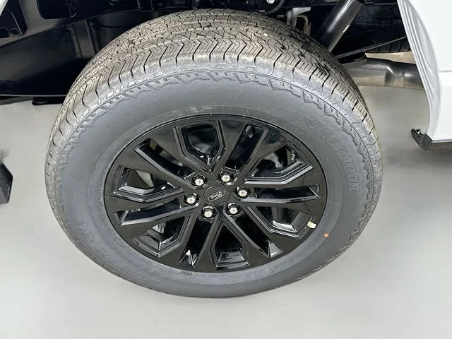 New 2026 Avalanche Ford Lariat image 30
