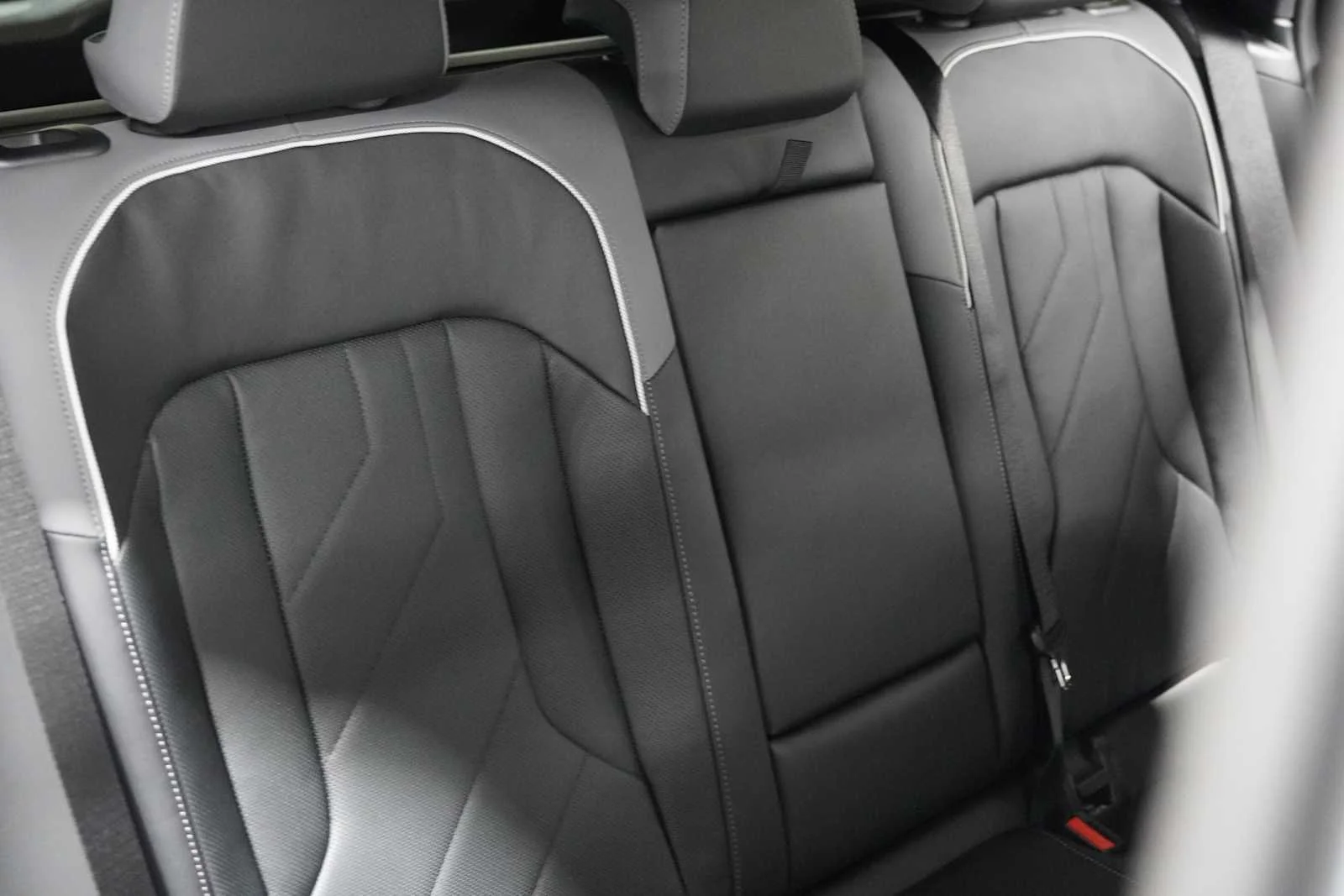 New 2026 Brooklyn Grey Metallic BMW M50 xDrive image 12