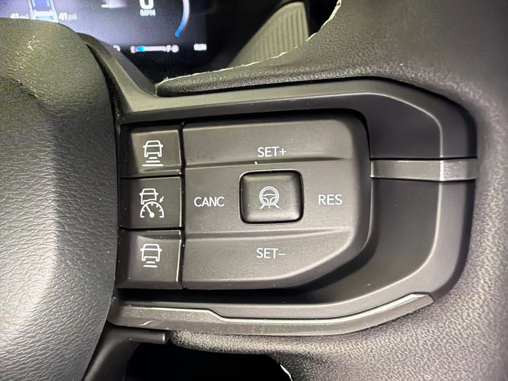New 2026 Red Hot Pearl-Coat Exterior Paint Jeep Laredo image 24