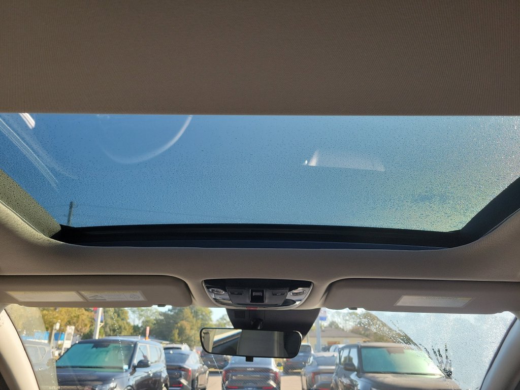 New 2026 Glacial White Pearl Kia EX image 20