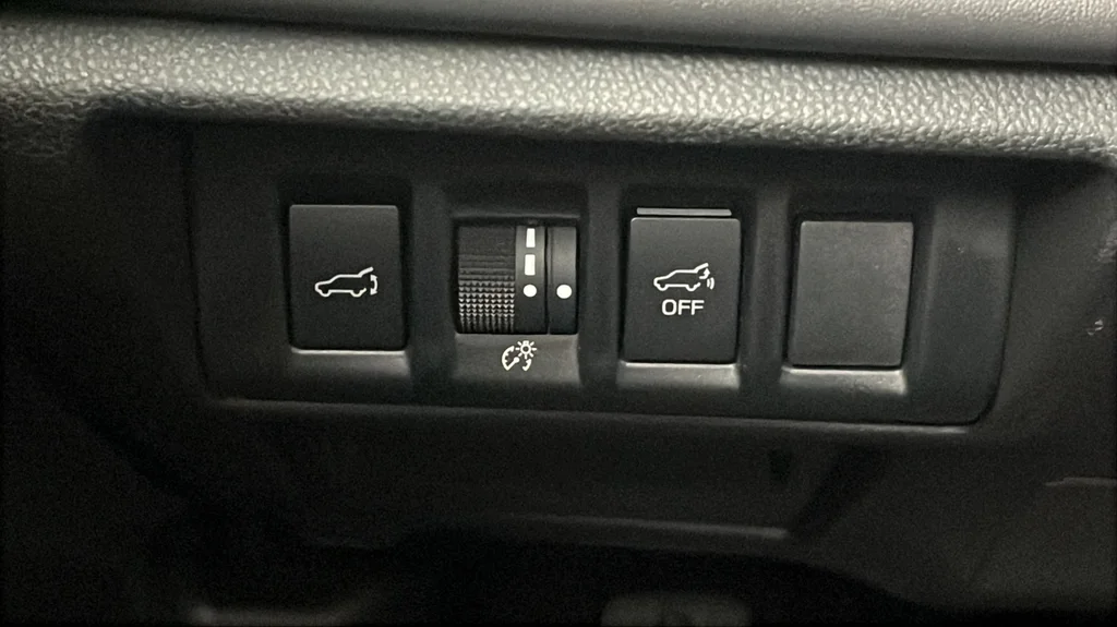 Used 2025 White Subaru Wilderness image 33