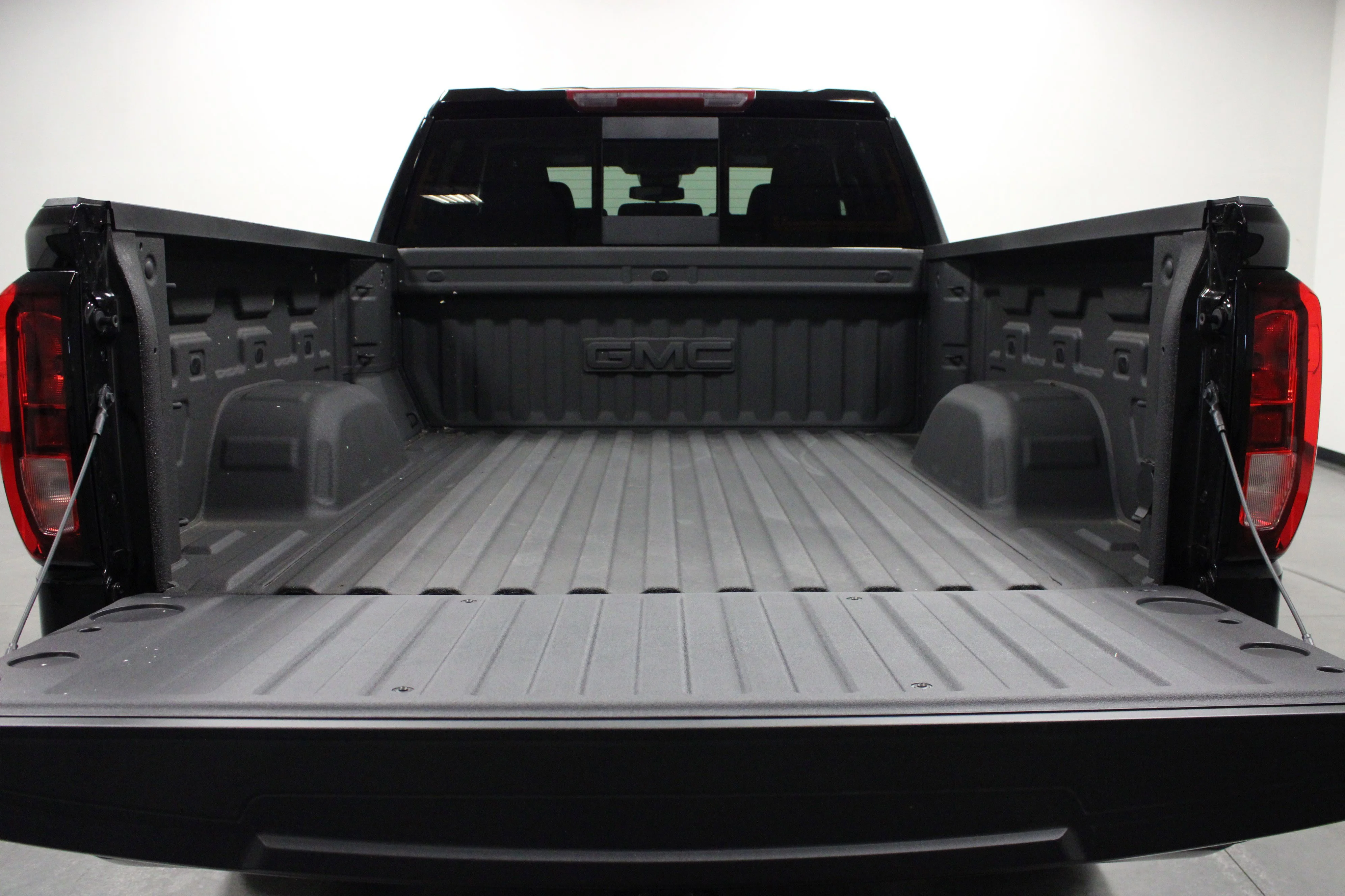 New 2025 Onyx Black GMC Elevation image 14