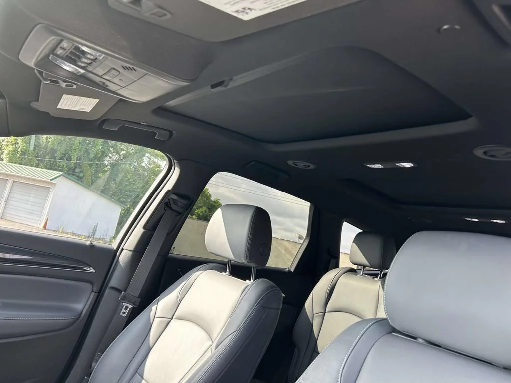 Used 2023 White Frost Tricoat Buick Premium image 20
