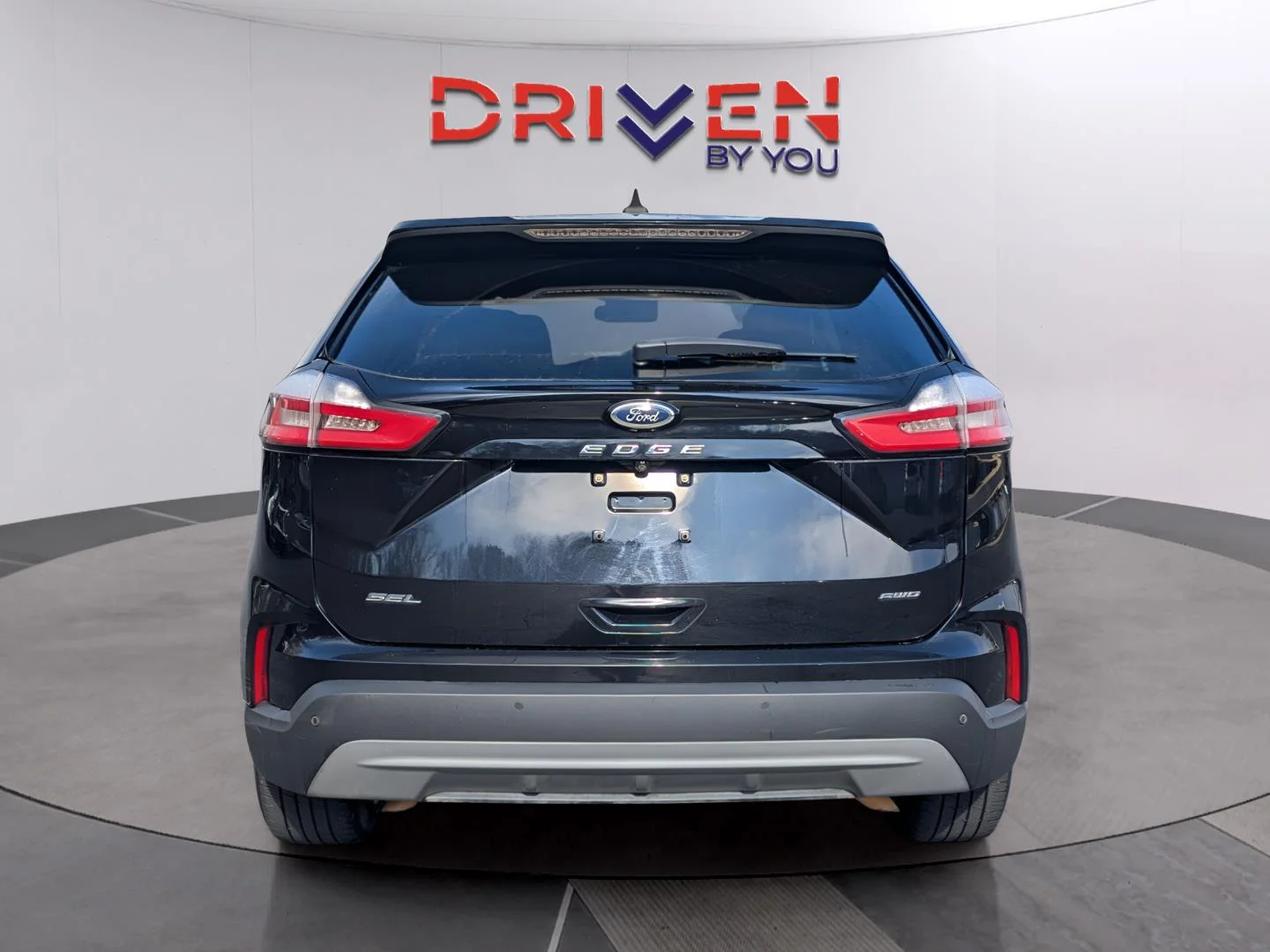 Used 2022 Agate Black Ford SEL image 4