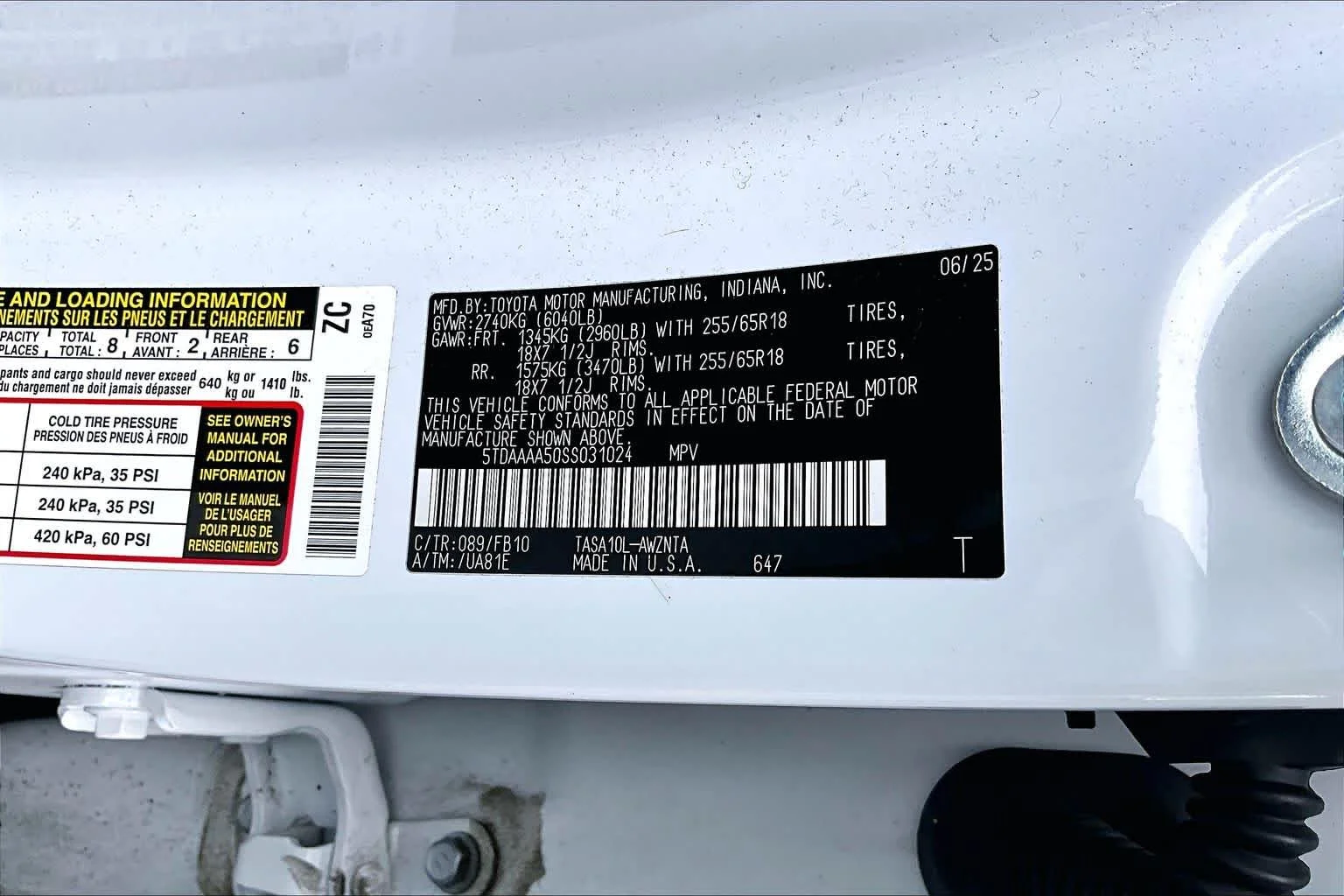 Used 2025 Wind Chill Pearl Toyota LE image 34