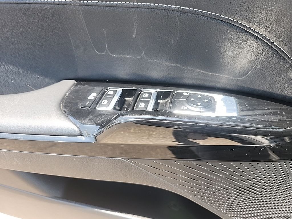 Used 2025 Gray Kia GT-Line image 27
