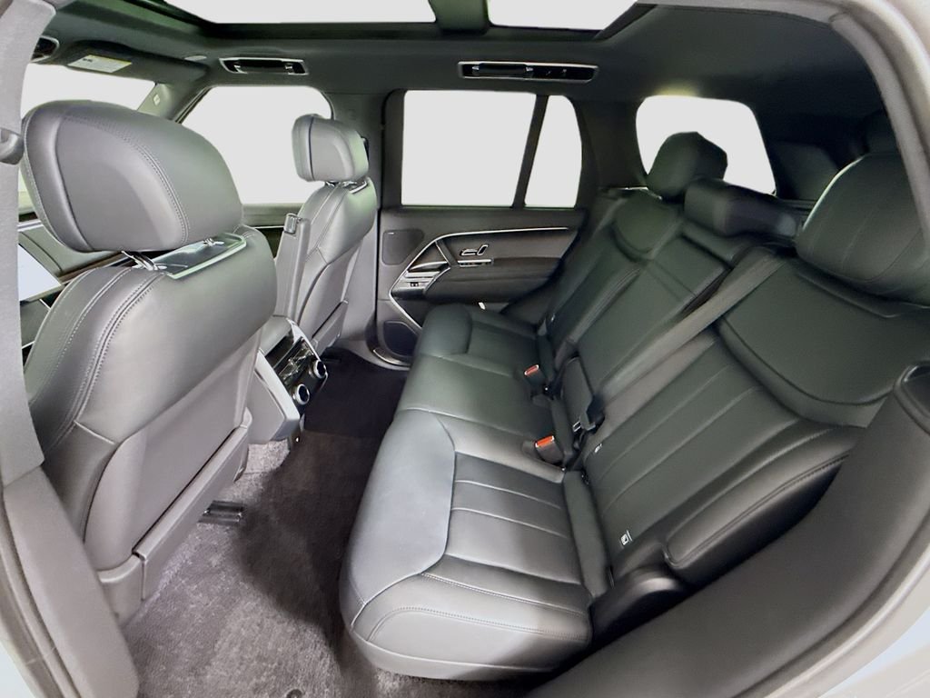 New 2026 Fuji White Land Rover SE image 21