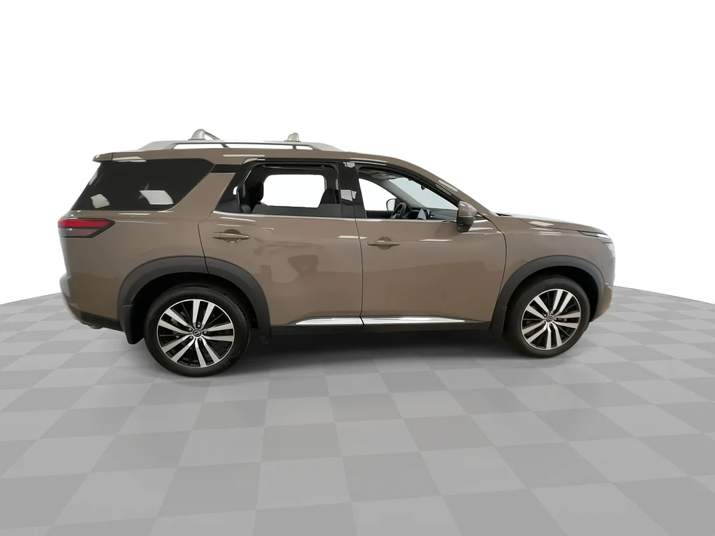 Used 2025 TAN Nissan Platinum image 2