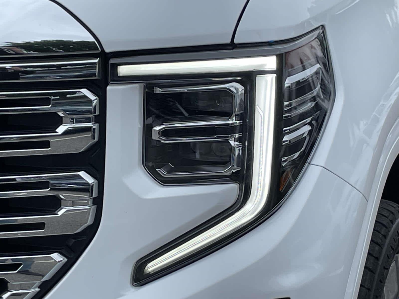 Used 2023 Summit White GMC Denali image 18