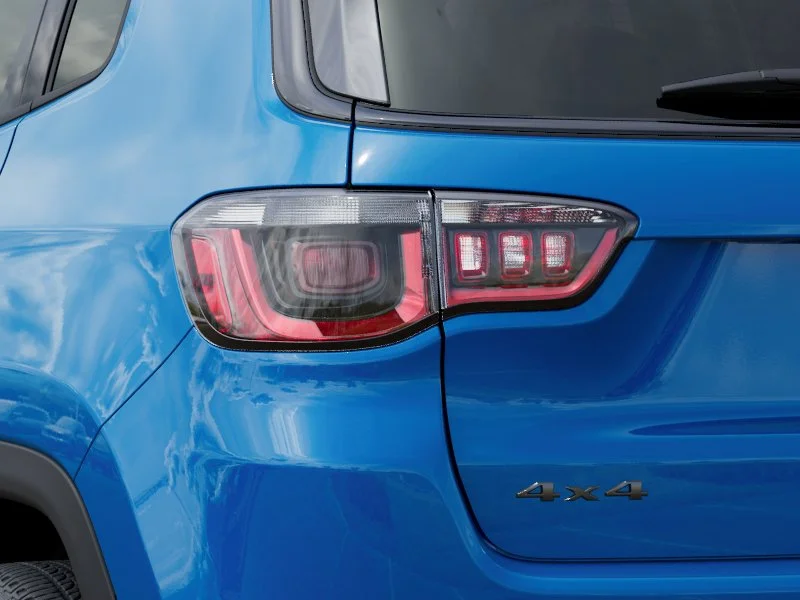 New 2026 Hydro Blue Pearl-Coat Exterior Paint Jeep Latitude image 5