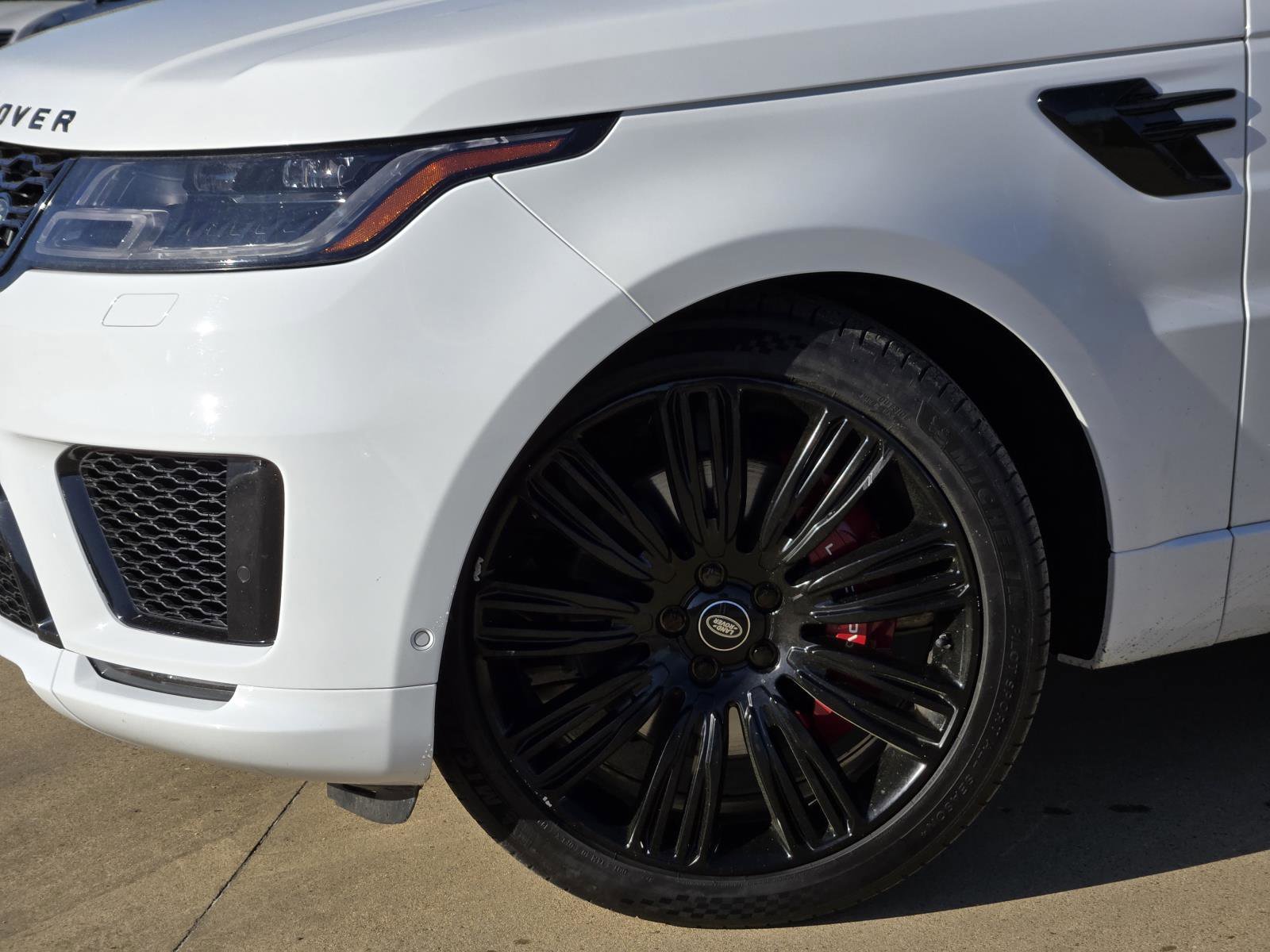 Used 2019 Fuji White Land Rover Dynamic image 7