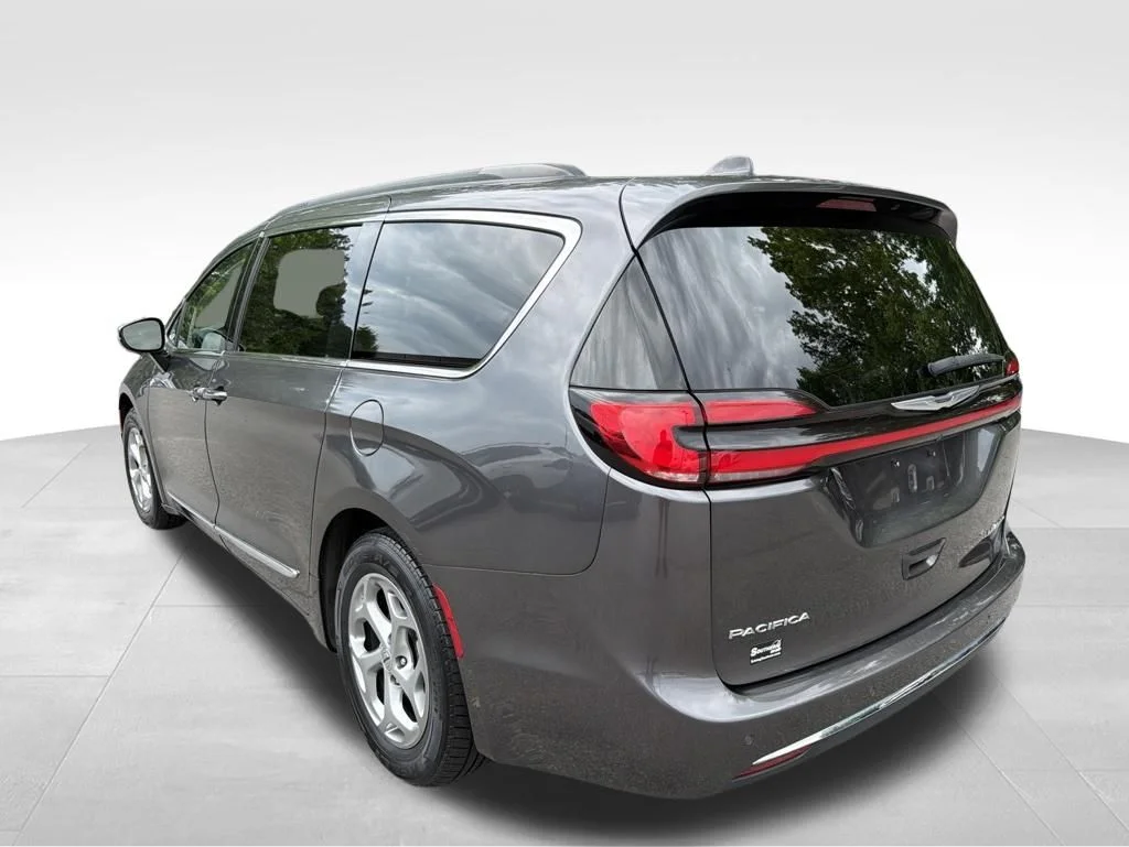Used 2023 Gray Chrysler Limited image 3
