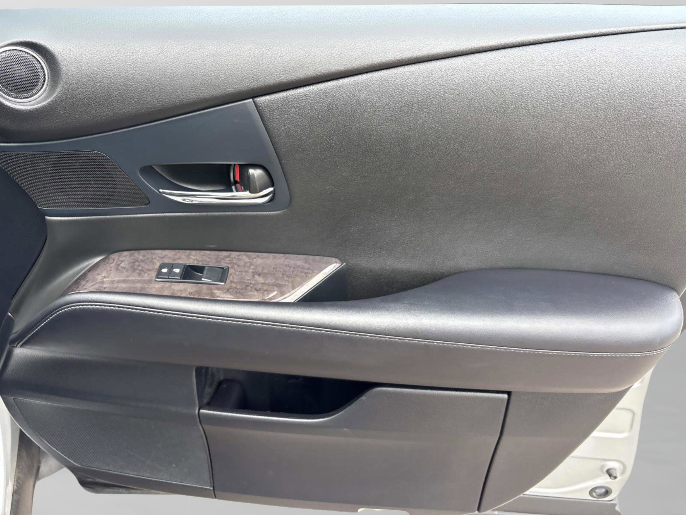 Used 2015 Silver Lexus 350 image 19