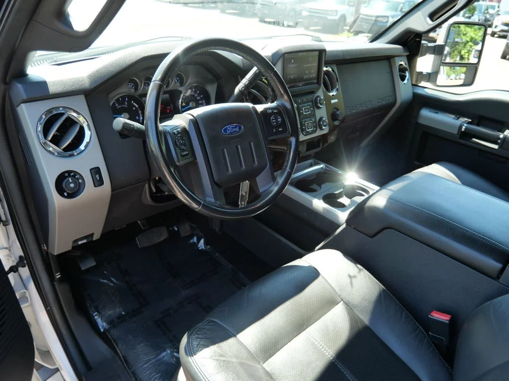 Used 2013 White Ford Lariat image 3