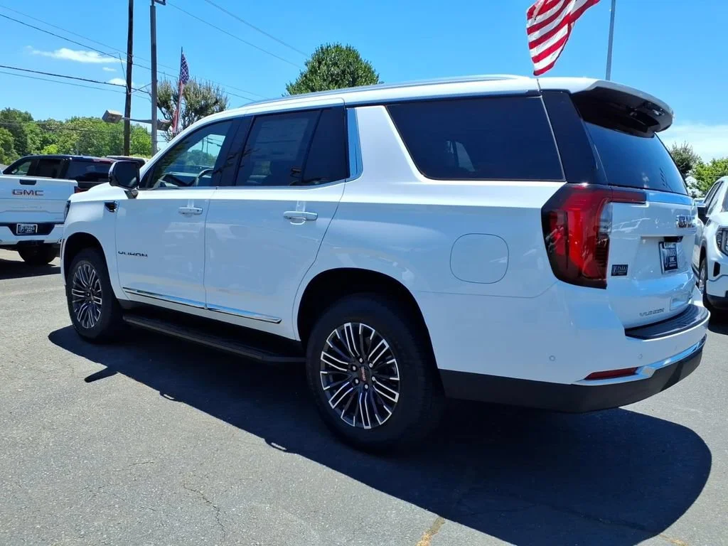 New 2026 Summit White GMC Elevation image 25