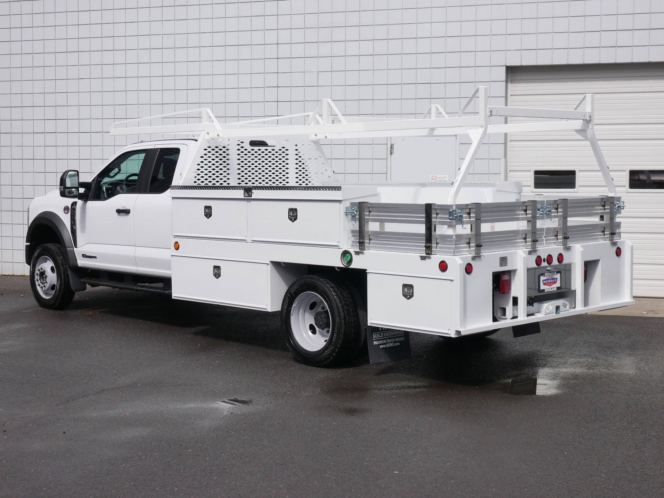 New 2025 Oxford White Ford F-550® XL image 21