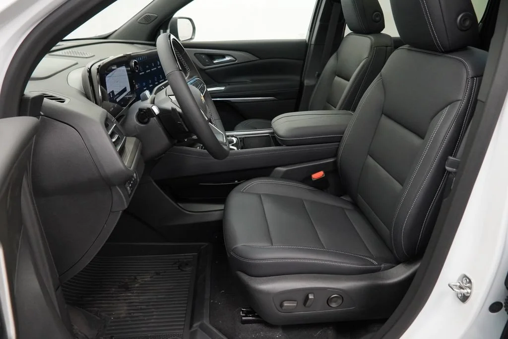 New 2027 Summit White Chevrolet LT image 7