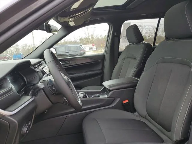 New 2026 Baltic Gray Metallic Clear-Coat Exterior Paint Jeep Laredo X image 10
