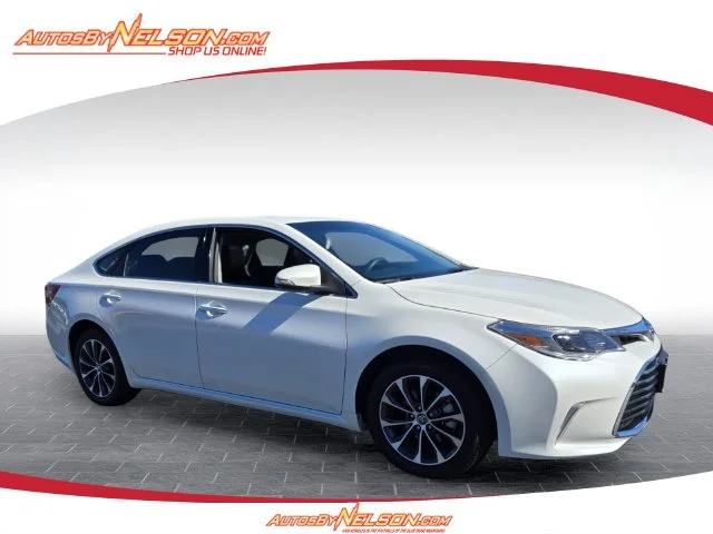 Used 2016 White Toyota XLE Premium image 1
