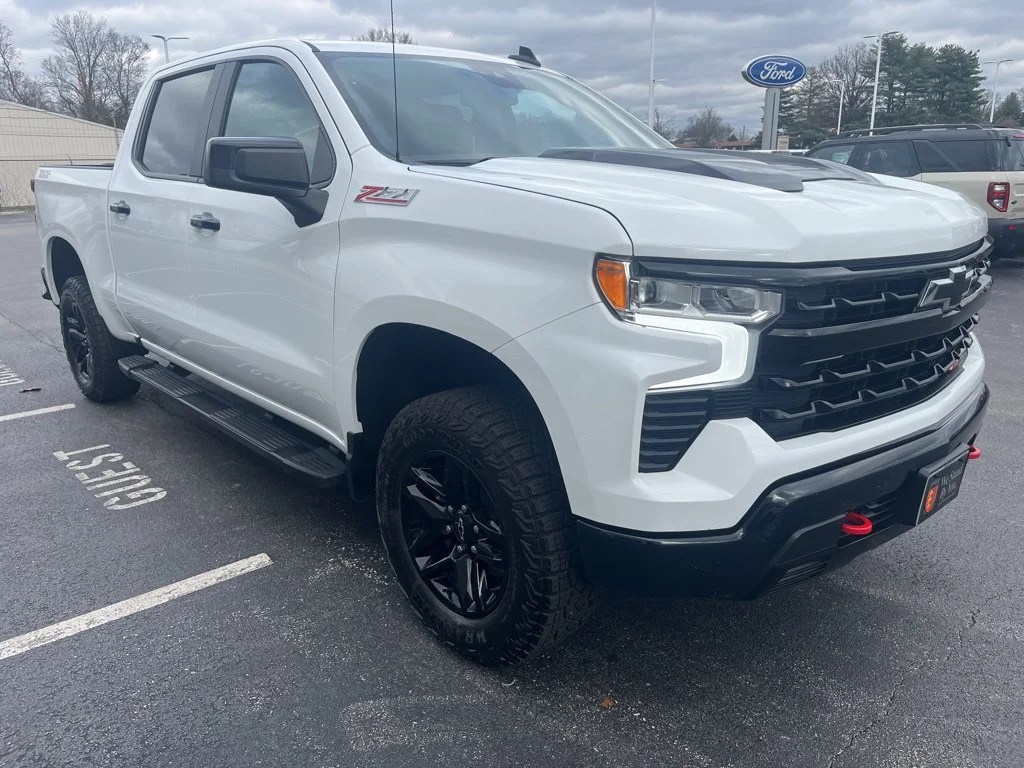 Used 2024 Summit White Chevrolet LT Trail Boss image 7